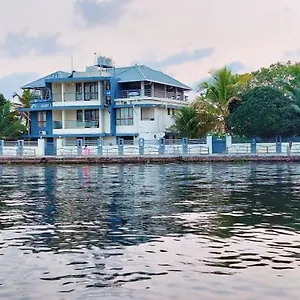 3* Hotel Captains Cabin Backwater