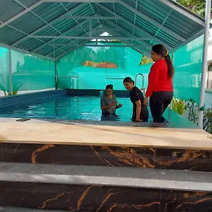 Pensión Johnson's With Pool & Ecohouseboat, Alappuzha