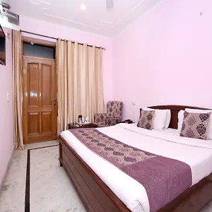 Oyo 6463 Dove Hotel Chandigarh
